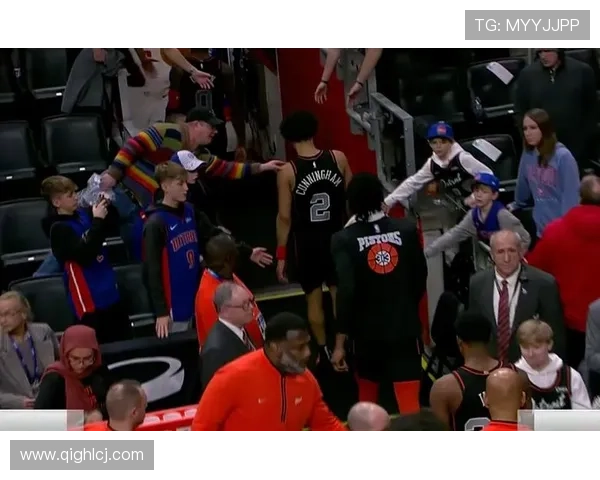 终场绝杀引爆全场球迷热议冠军归属悬念再起今夜巅峰对决燃爆联盟 - 副本 - 副本 - 副本